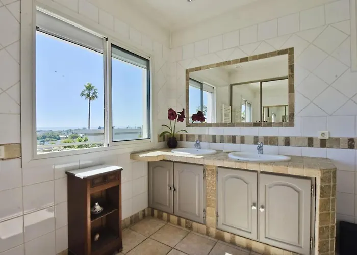 Villa Maison Avec, Piscine & Vue - - Maison Avec, Piscine & Vue - Mae-2393 *